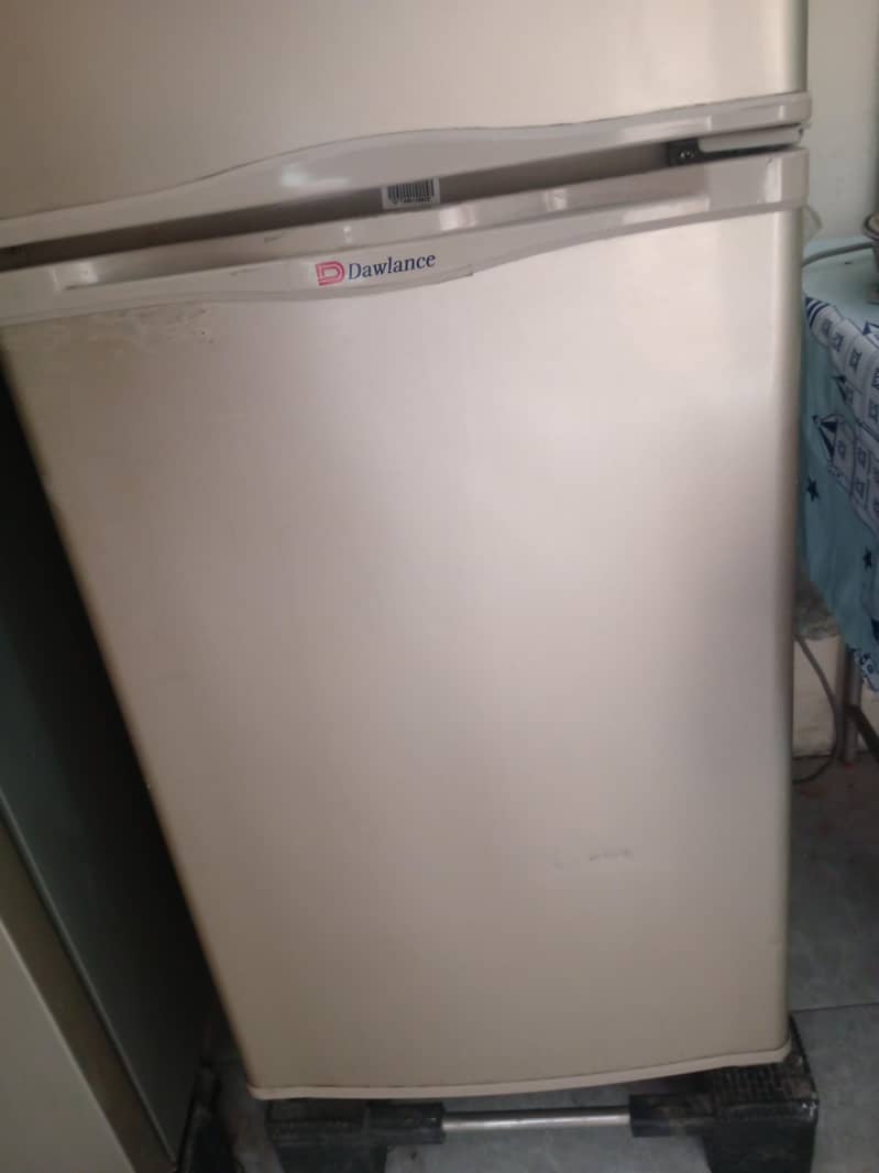 Dawlance mini fridge 3