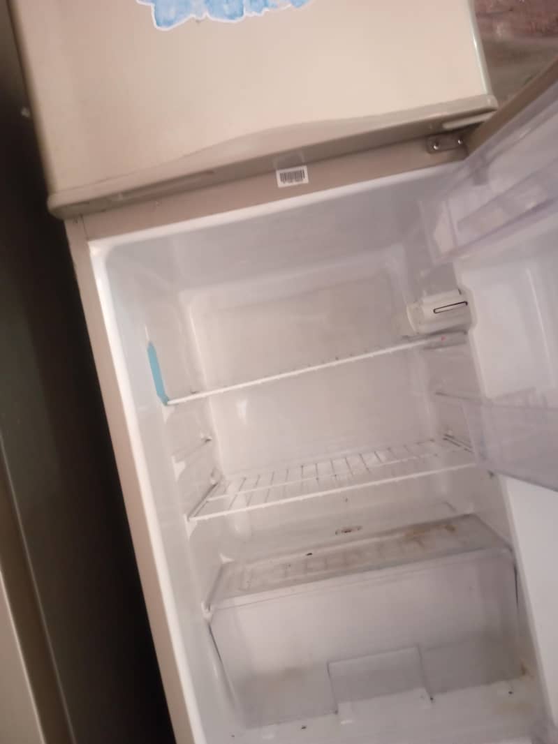 Dawlance mini fridge 5