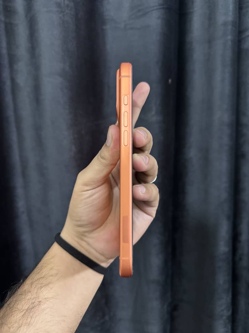 Apple iPhone 17 Pro Max 5