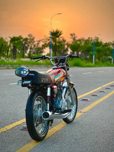 HONDA 125 NEW CONDITION URGENT SALE