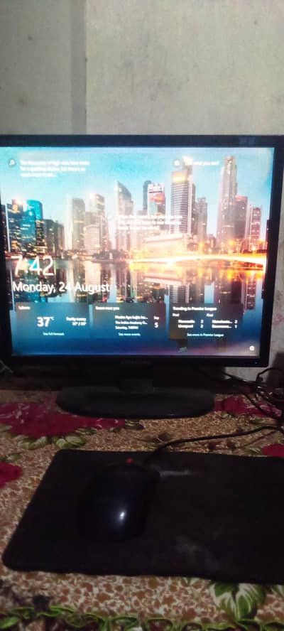 Lenovo i3 3rd gen Desktop PC 8GB RAM 500GB HDD AMD GPU + LCD Monitor