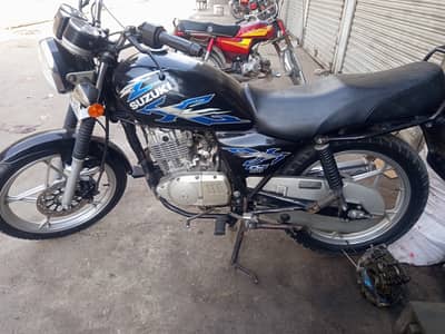 Suzuki GS 150 2017