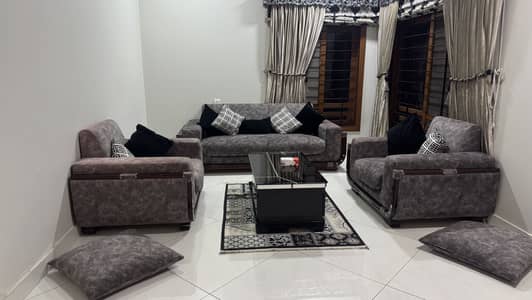 5 Piece Sofa Set with Centre Table and Centre Piece