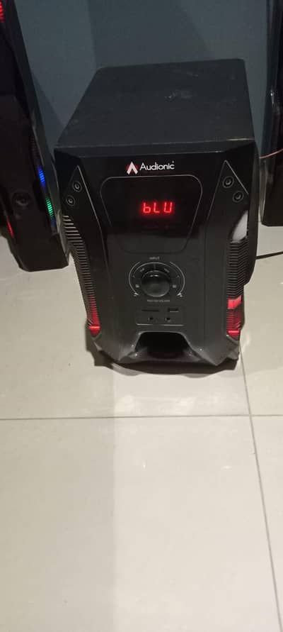 audience speaker available  Bluetooth  only call