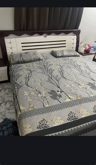 Bed, side tables, dressing table with mattress