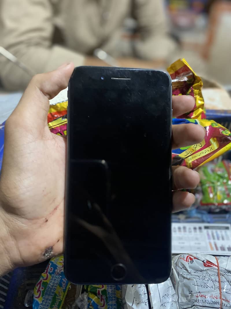 Apple iPhone 8 Plus 2