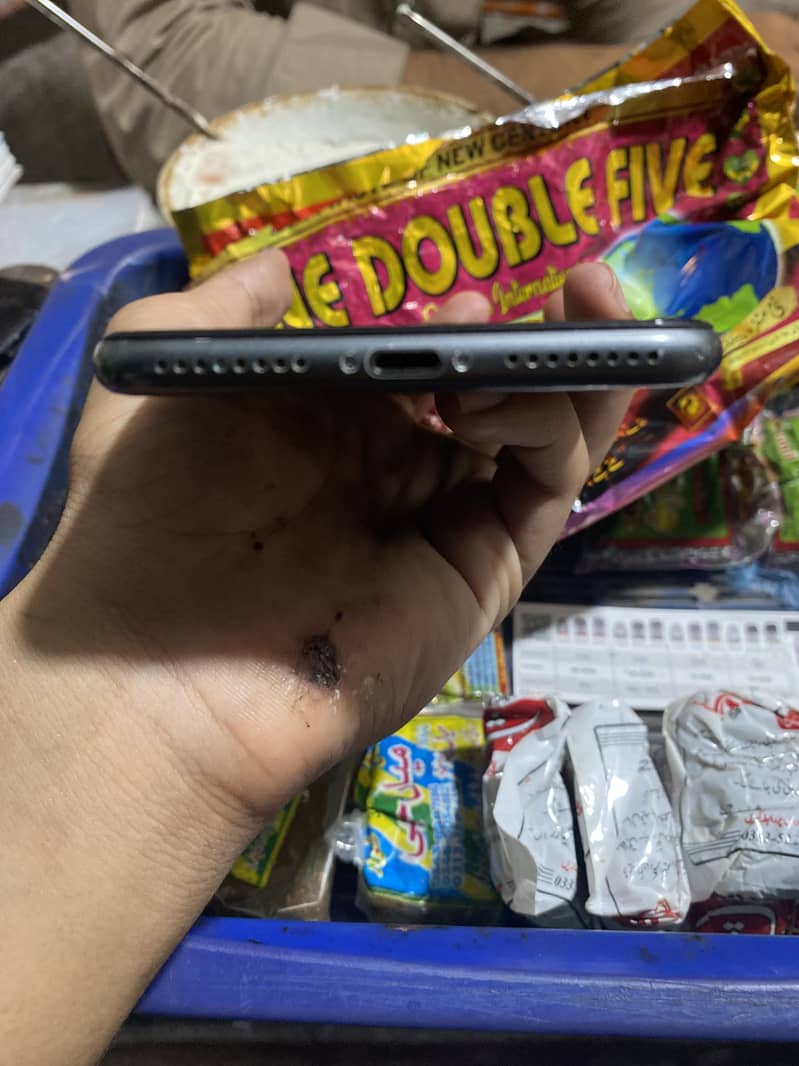 Apple iPhone 8 Plus 5