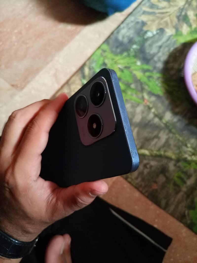 Realme C63 1