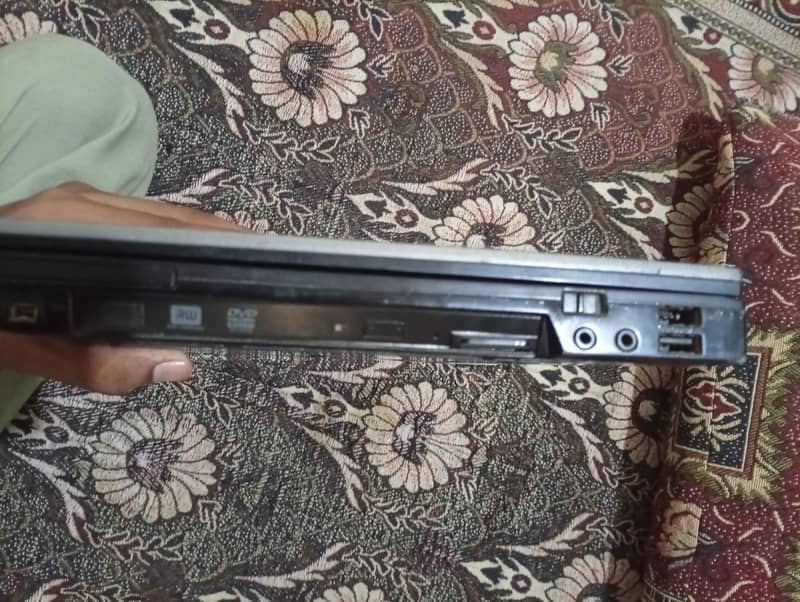 Dell Latitude E6410 5