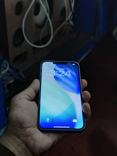Apple iPhone 13