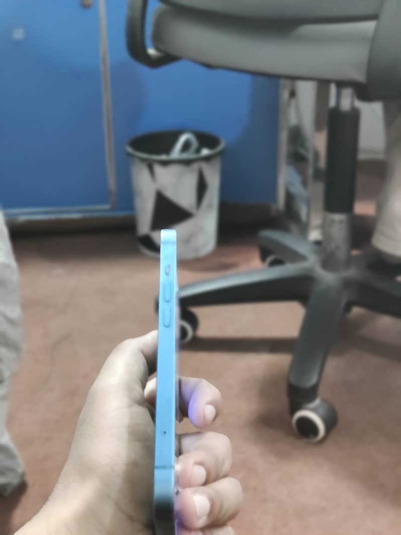 Apple iPhone 13 1