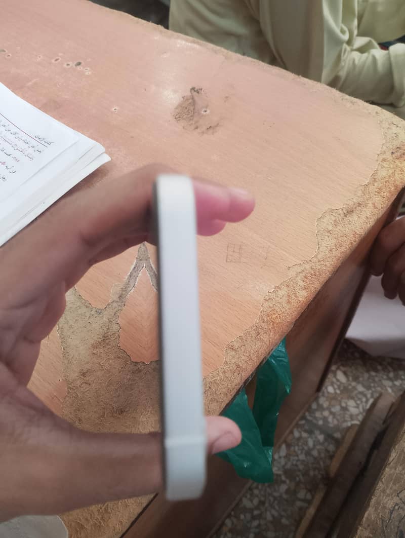 Apple iPhone 12 3