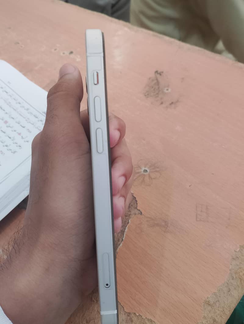 Apple iPhone 12 5