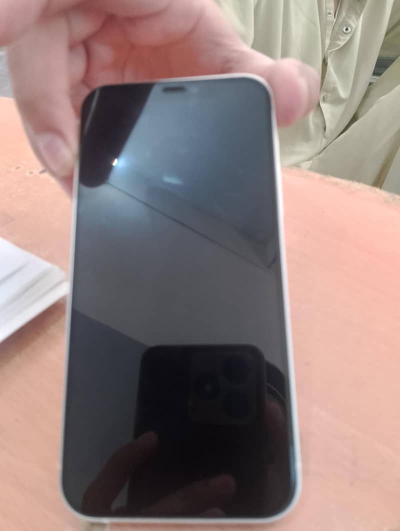 Apple iPhone 12 6