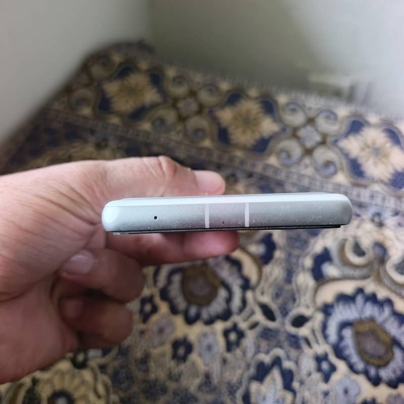 Google Pixel 7a 5