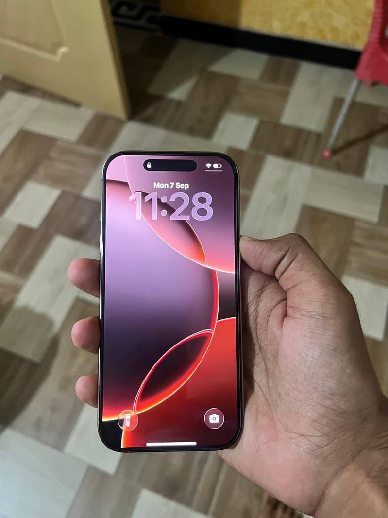 Apple iPhone 16 Pro 3