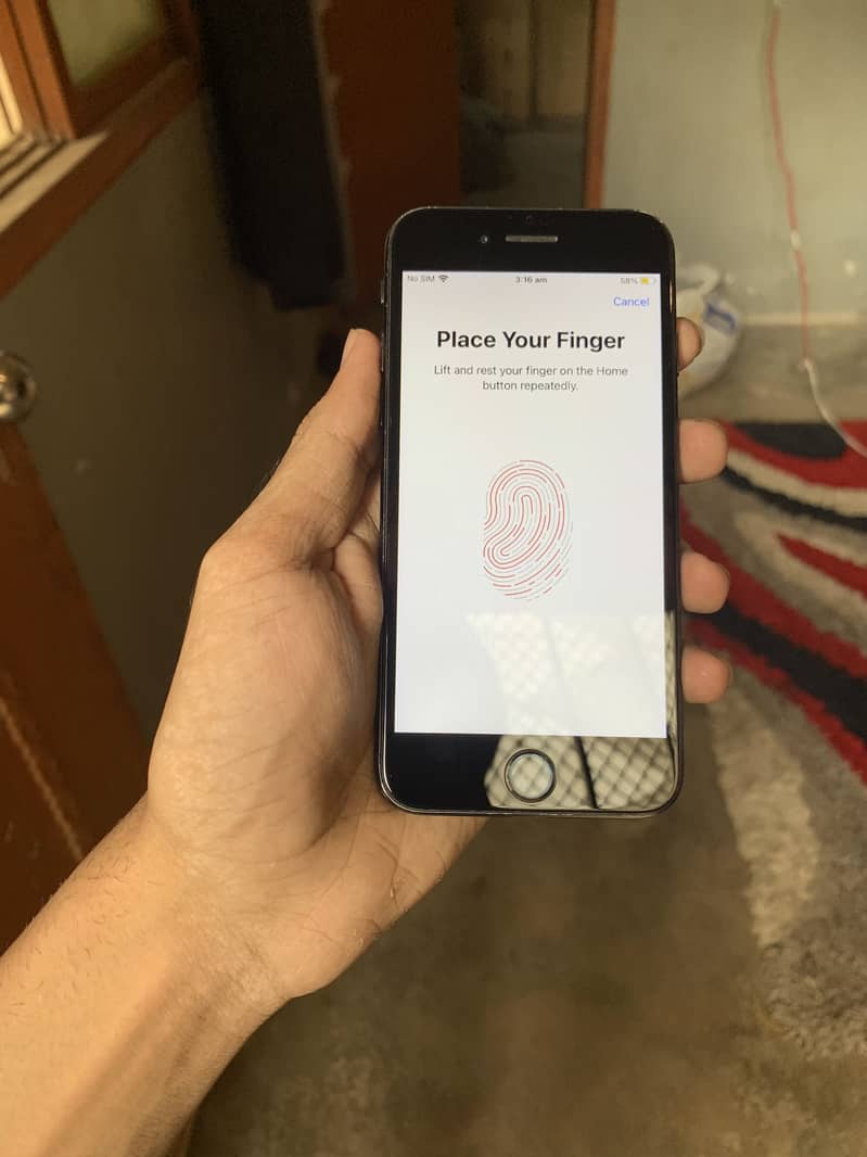 Apple iPhone 7 0