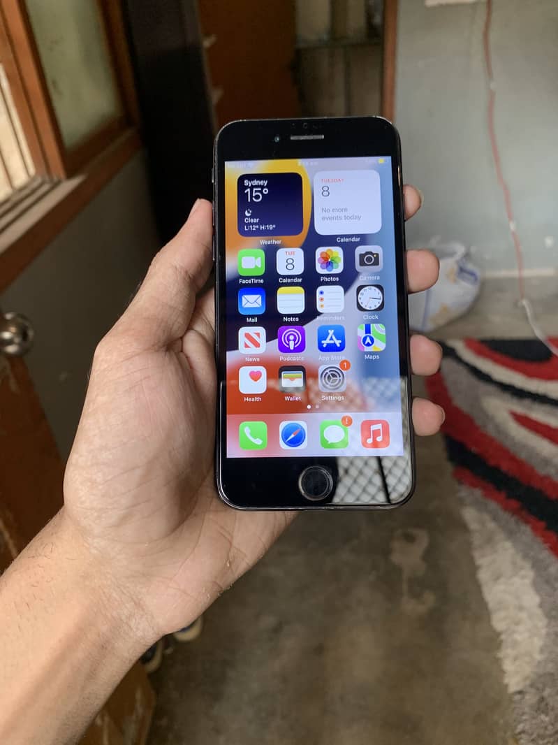 Apple iPhone 7 1