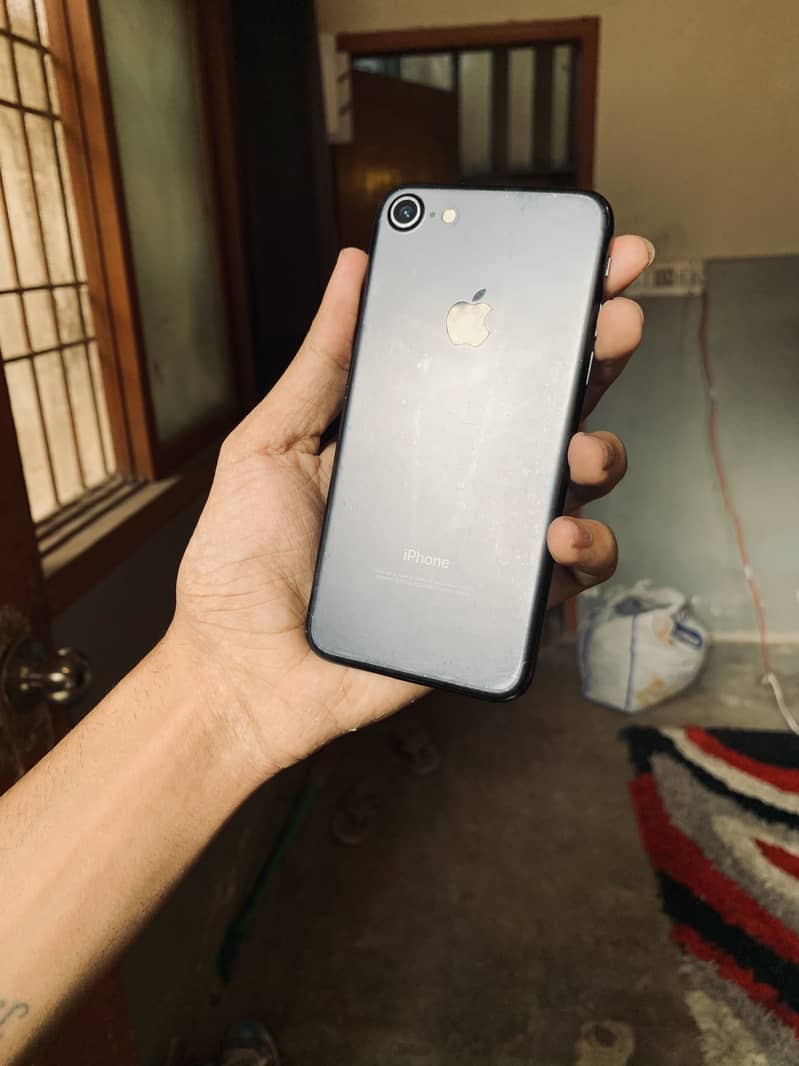 Apple iPhone 7 4