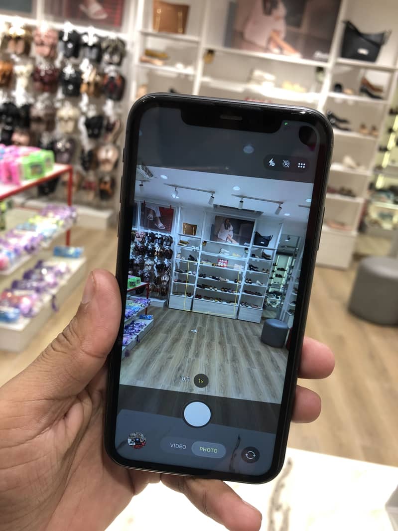 Apple iPhone 11 5