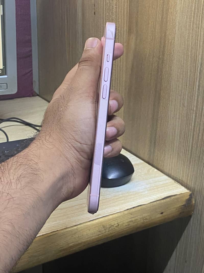 Apple iPhone 15 plus 3
