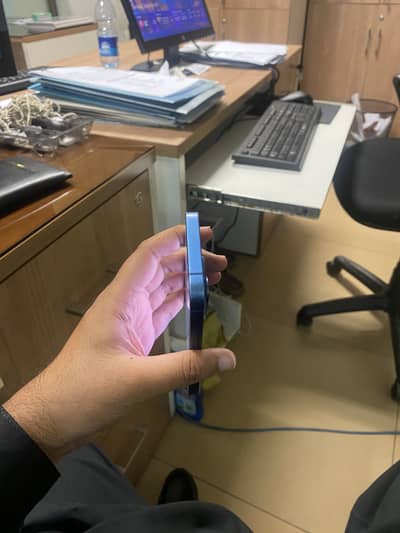 Apple iPhone 13 mini