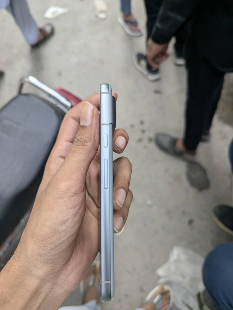 Google Pixel 8 2