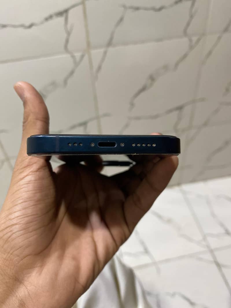 Apple iPhone 13 4