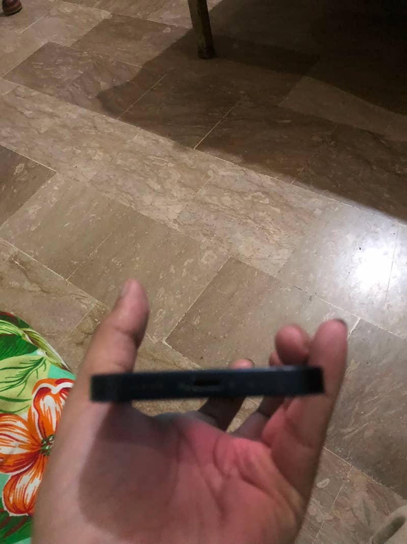 iPhone 12 Mini 2