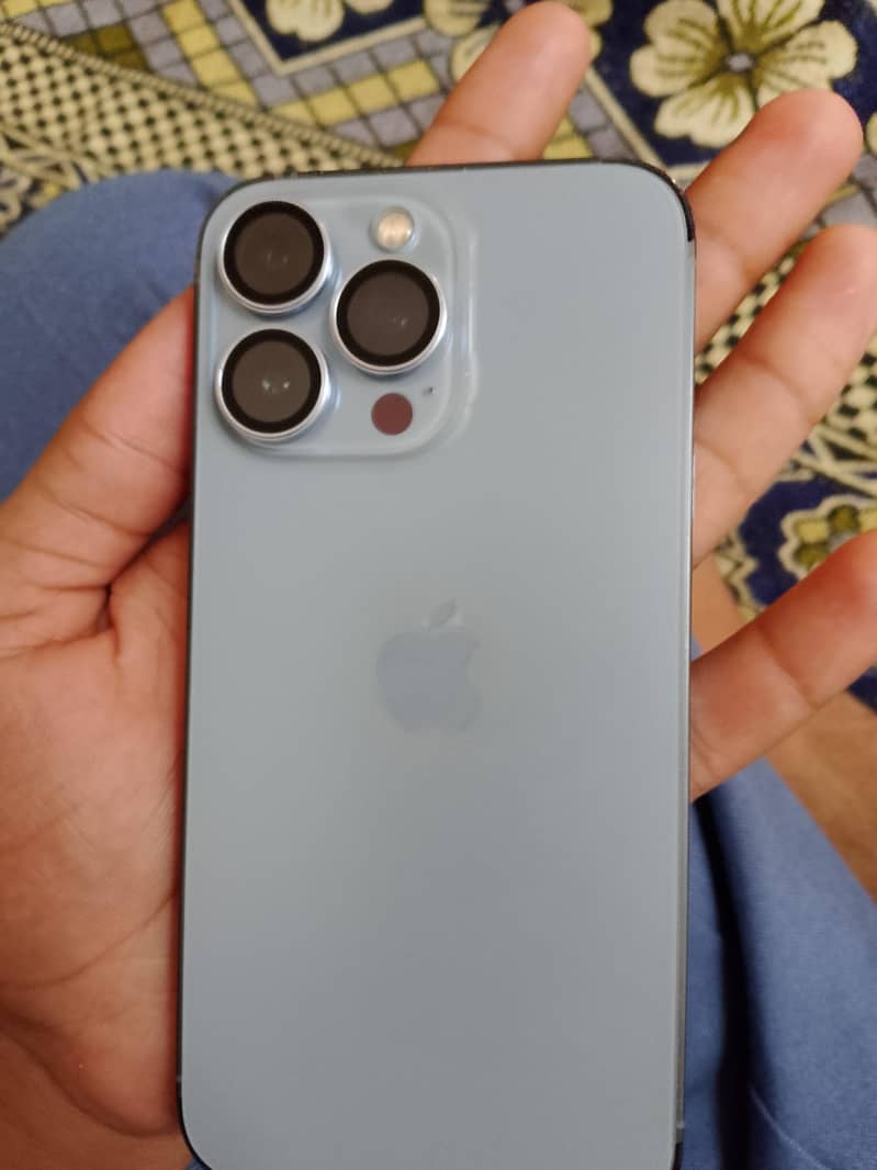 Apple iPhone 13 pro 0