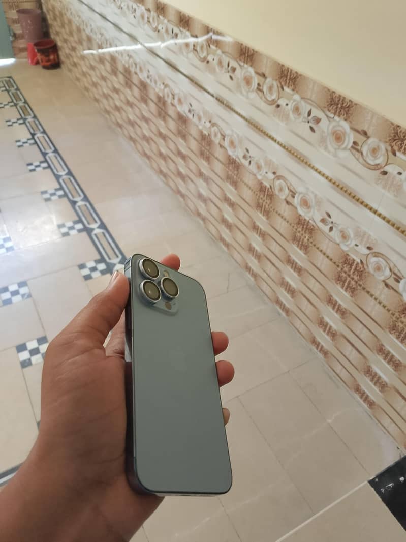 Apple iPhone 13 pro 3