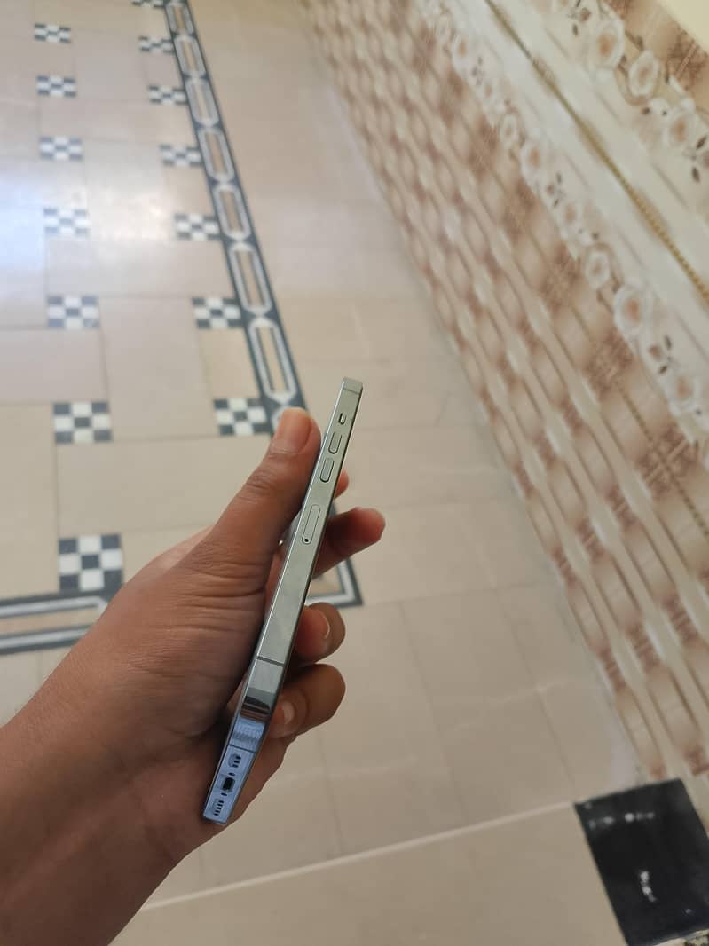 Apple iPhone 13 pro 5