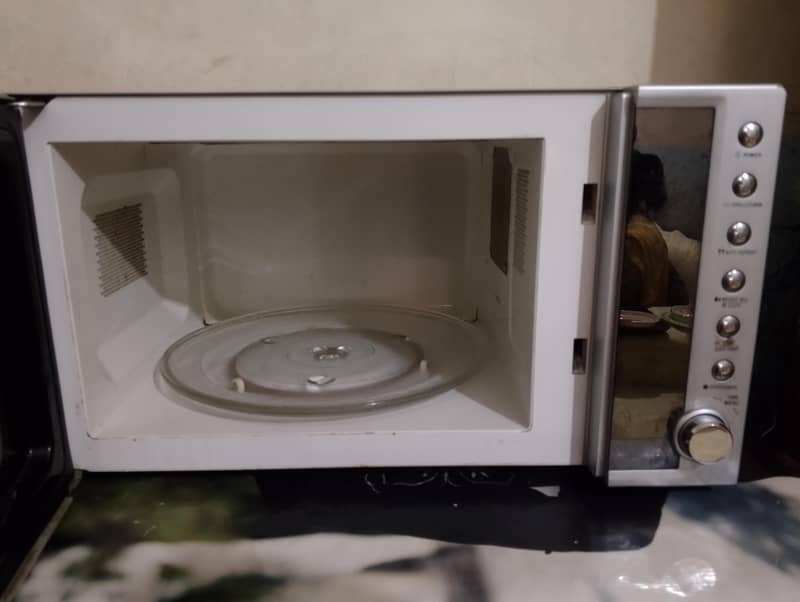 Microwave Ovan 1