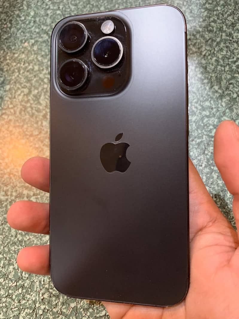 Apple iPhone 15 Pro 2