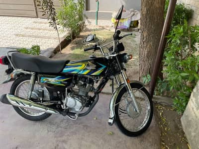 Honda CG 125 2025 For SALE 5000 KM Running