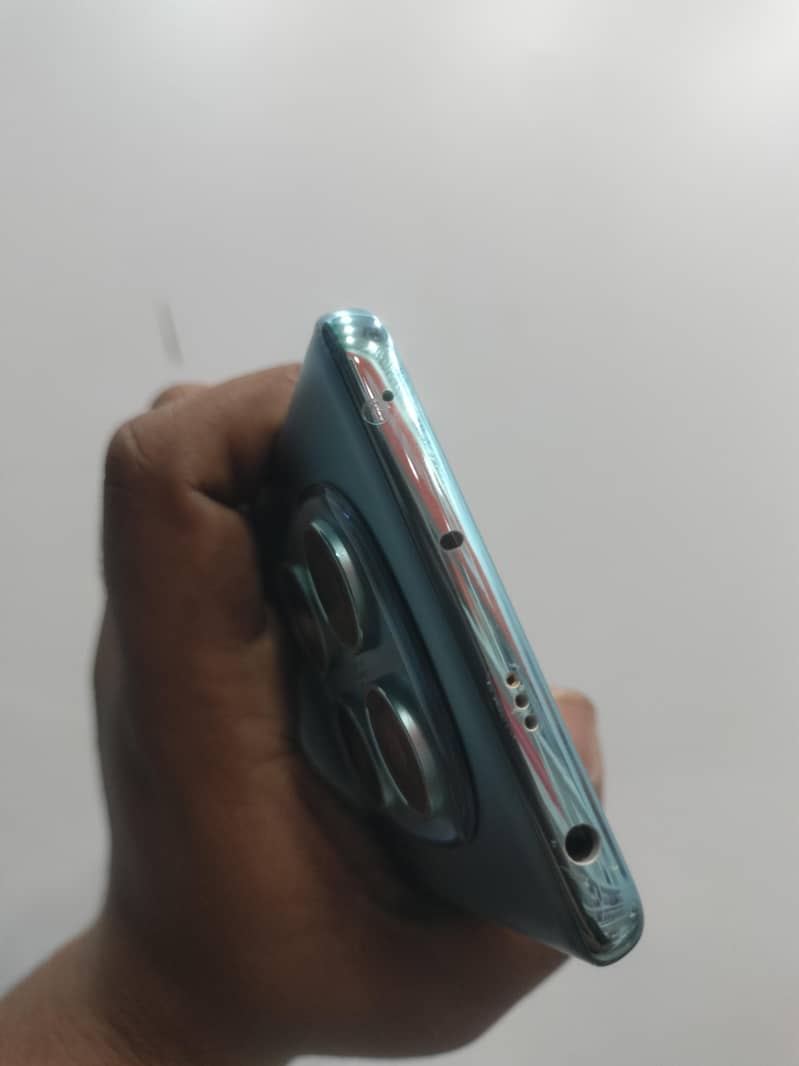 Xiaomi Redmi Note 14 Pro 3