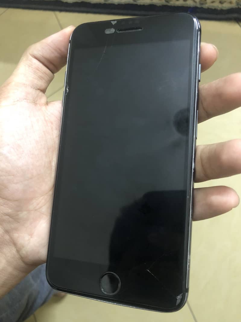 Apple iPhone 8 Plus 1