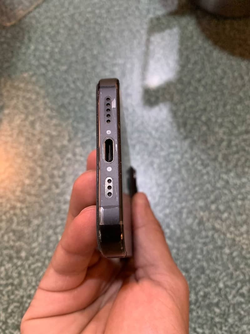 Apple iPhone 15 Pro 6