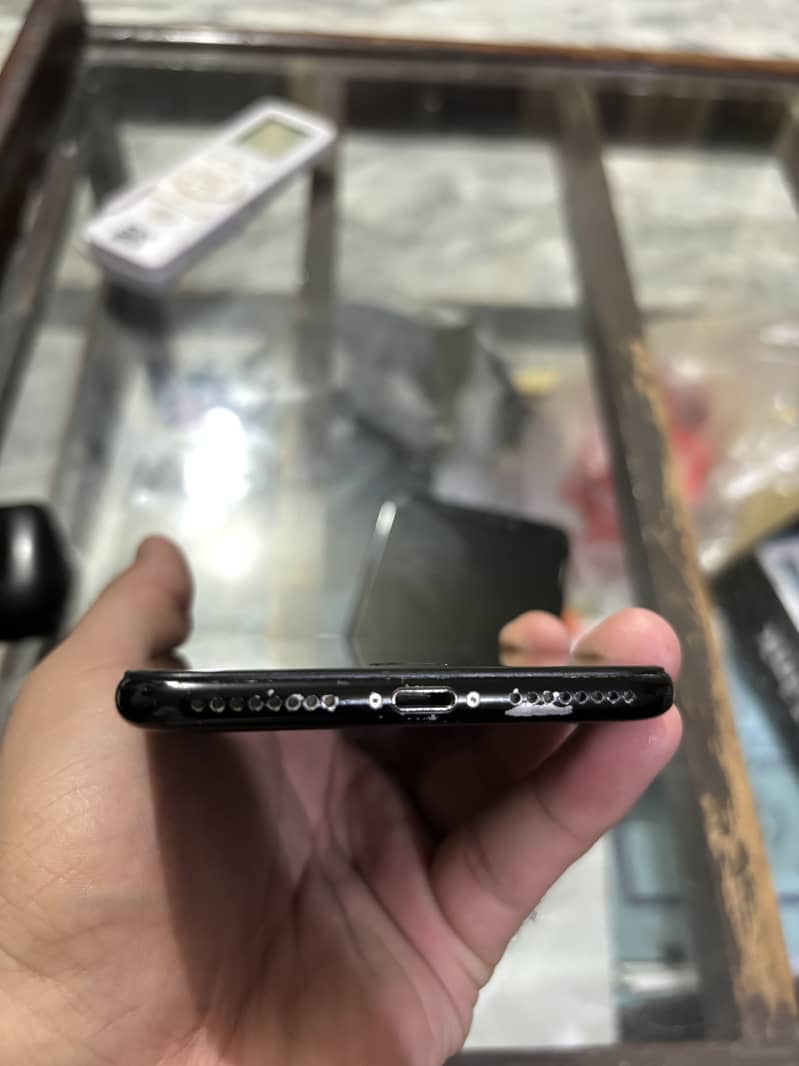 Apple iPhone 7 Plus 1