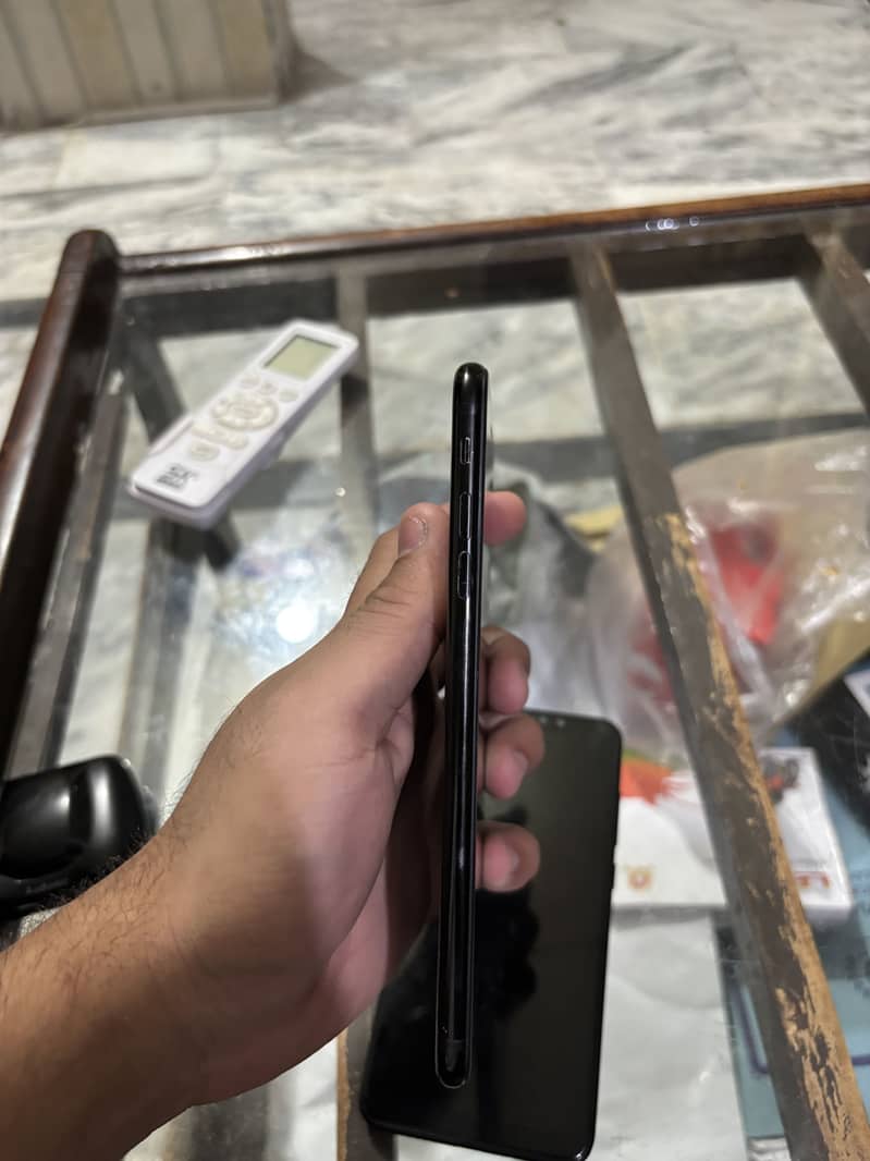 Apple iPhone 7 Plus 2
