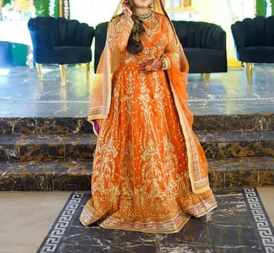 Mehndi Dress By Akbar Aslam