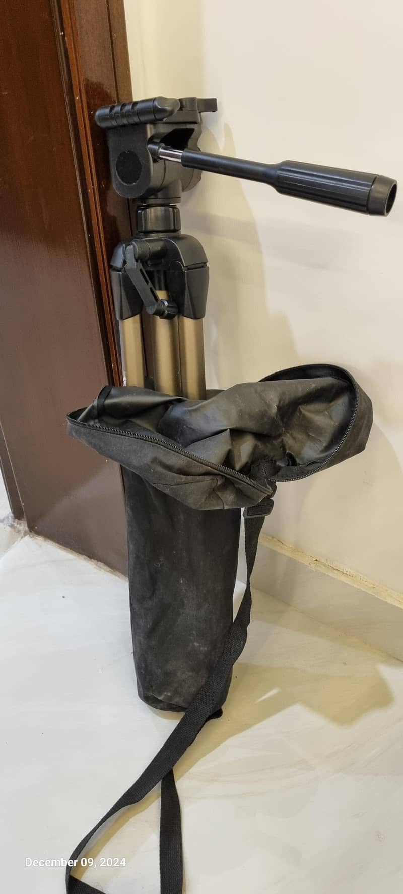 tripod stand 0
