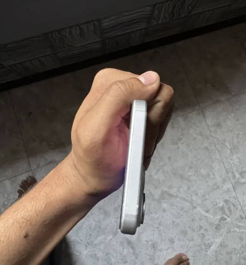 Apple iPhone 15 1