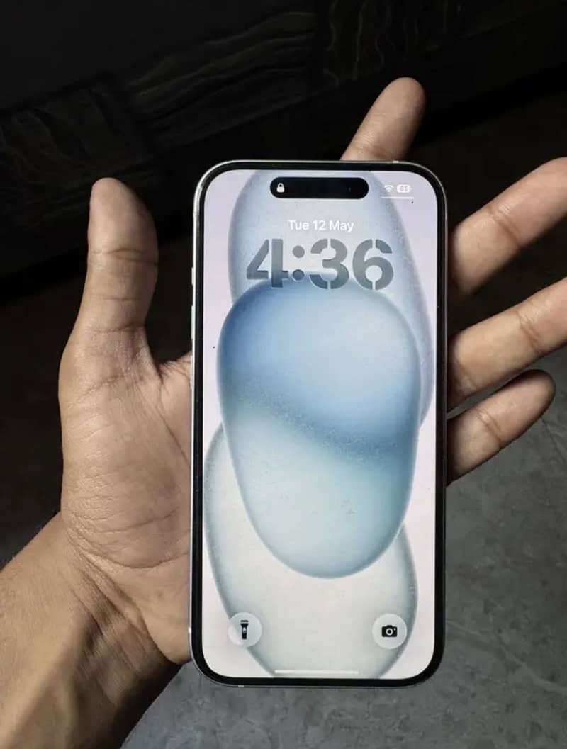 Apple iPhone 15 2