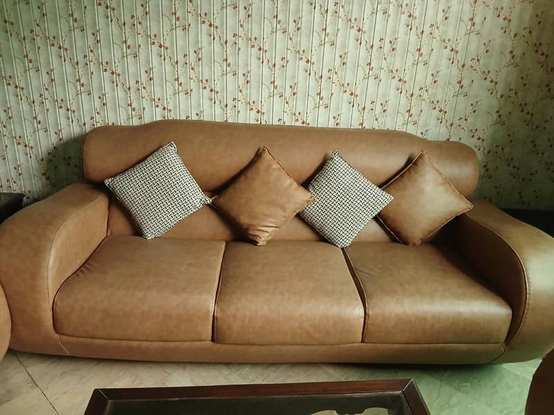 Complete sofa set 10/10 condition 1
