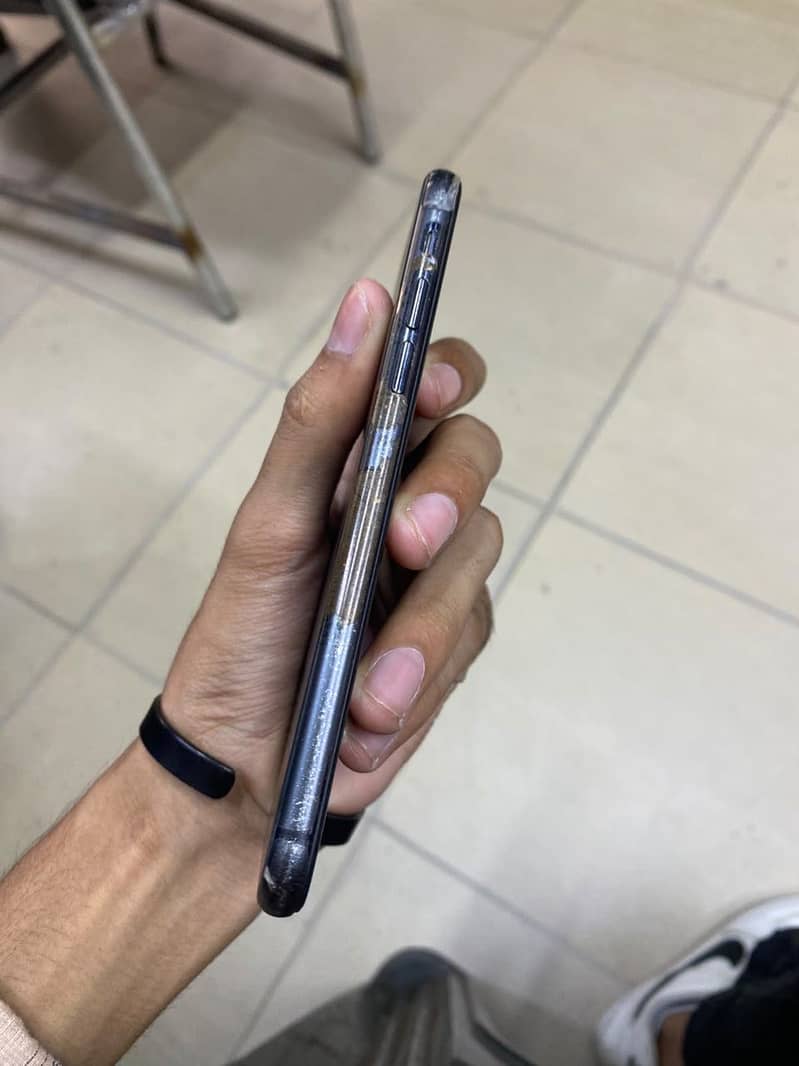 Apple iPhone X 0