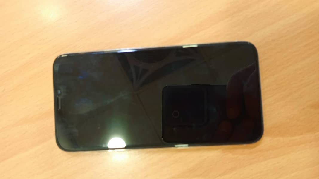 Apple iPhone X 4