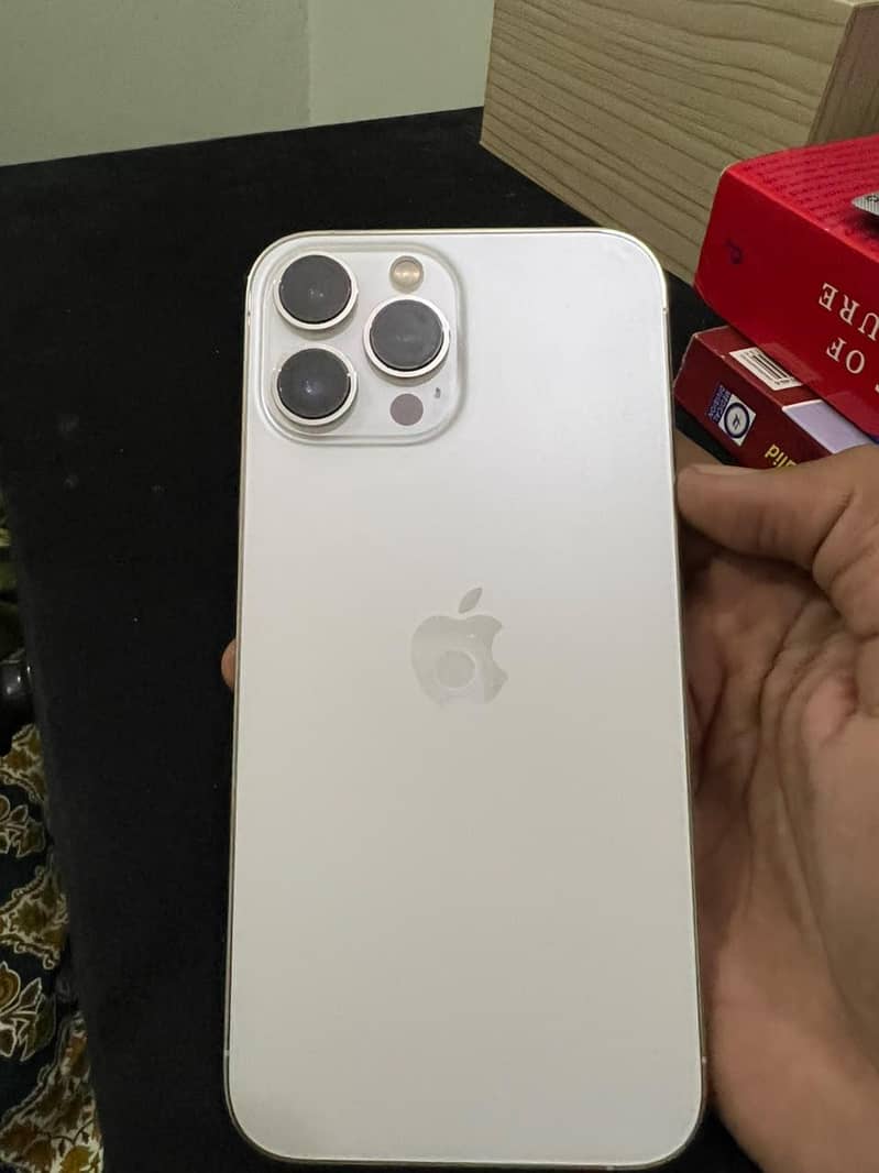 Apple iPhone 13 Pro Max 0