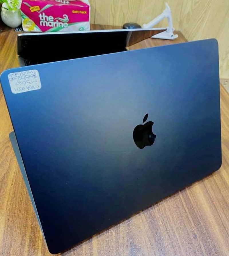 macbook 2022 1