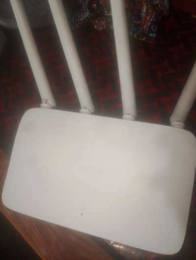 Tenda Router model F6 4 anteeena